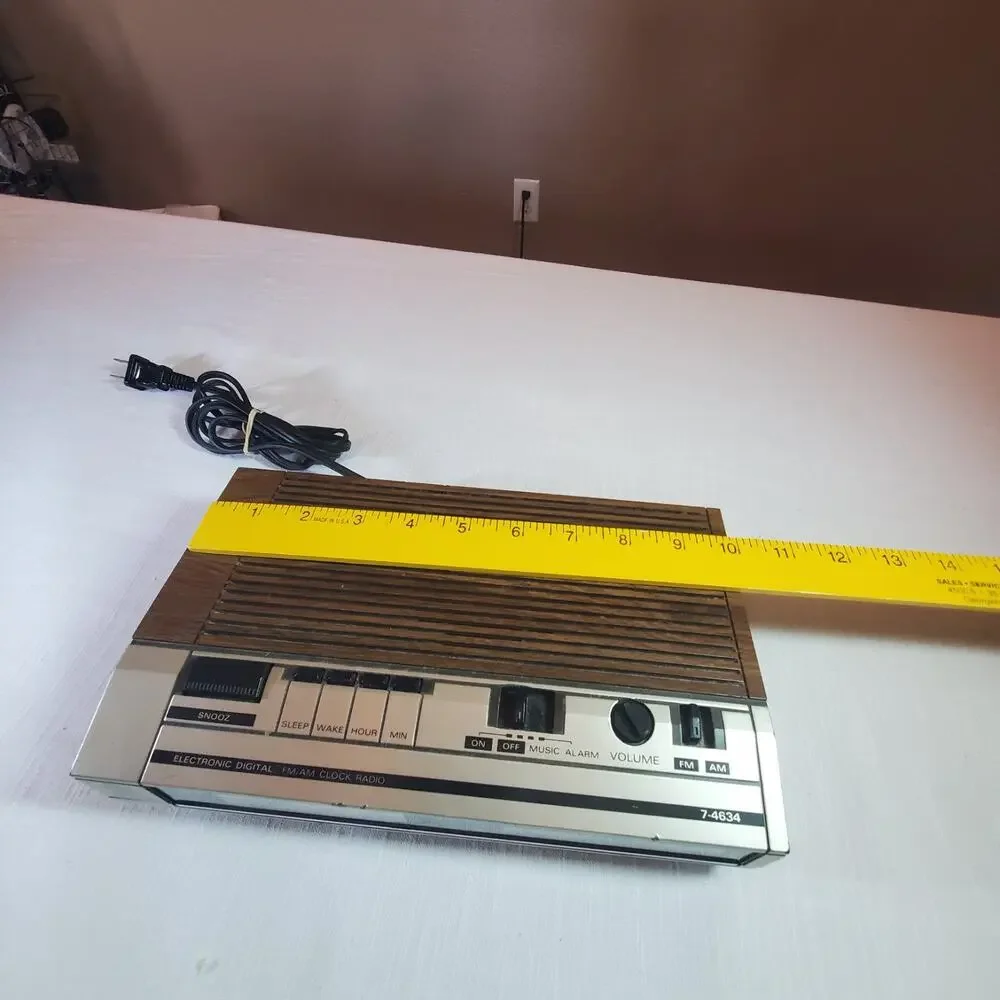 General Electric Alarm Clock Model 7-46308